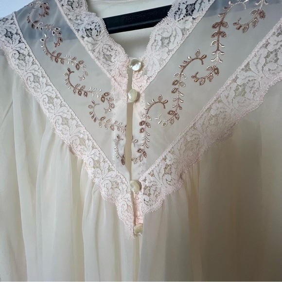 Vintage sheer long bathrobe or cover up size medium - Picture 4 of 6